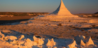 Nukus - Kungrad - Usturt Plateau - Urga - Sudochie lake - Aral sea
