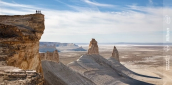 Nukus - Kungrad - Usturt Plateau - Urga - Sudochie lake - Aral sea