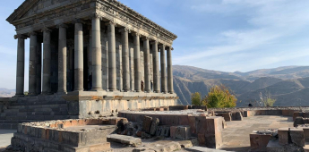 Yerevan - Ejmiatsin - Zvartots - Garni - Geghard - Yerevan