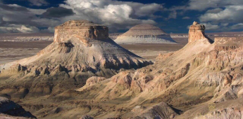 Nukus - Kungrad - Usturt Plateau - Urga - Sudochie lake - Aral sea