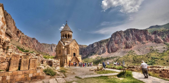 Goris - Noravank - Khor Virap - Yerevan